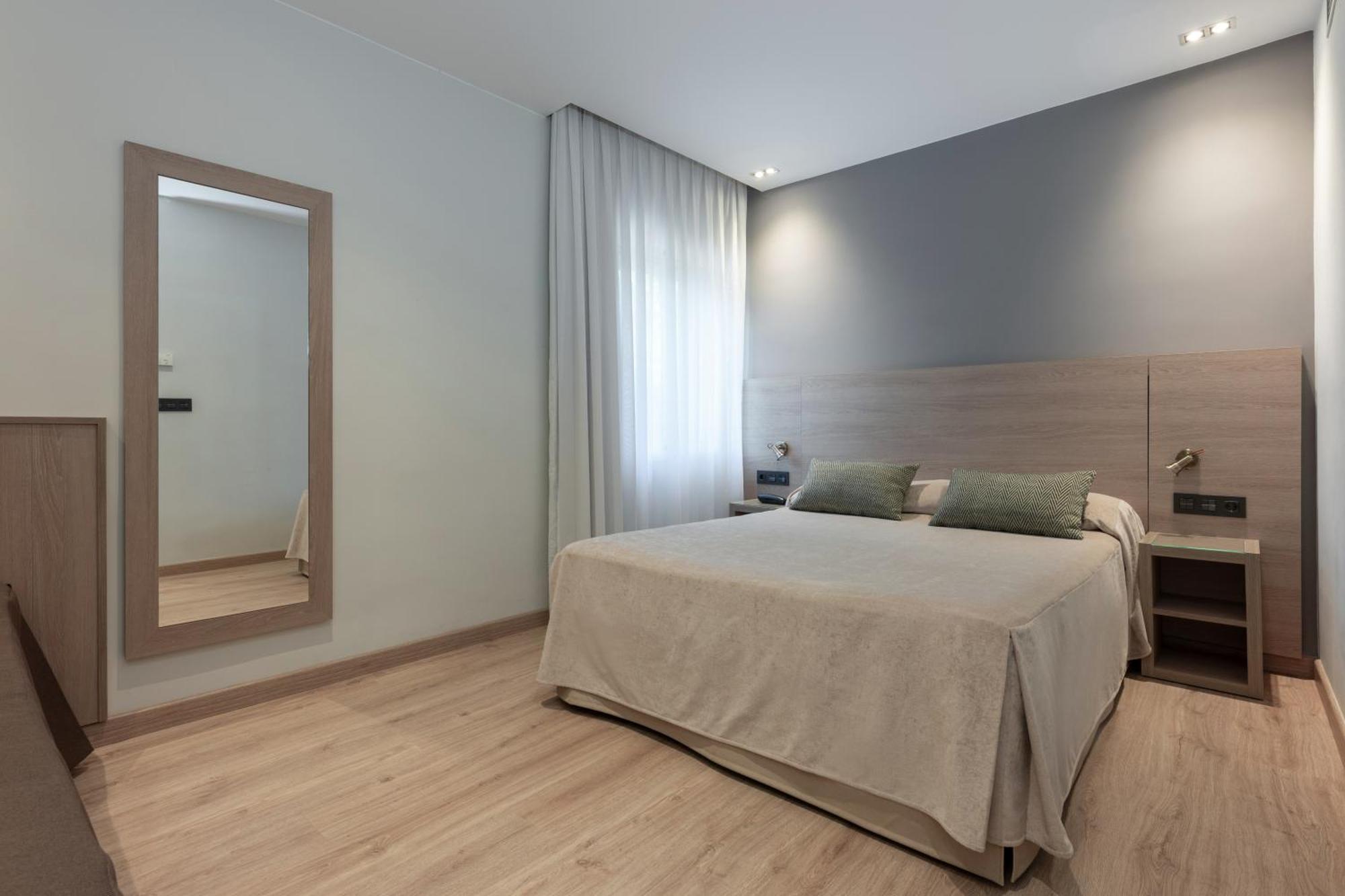 Hotel Casanova Fraga Dış mekan fotoğraf